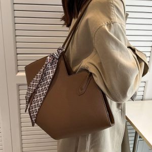 niche fashion shoulder bag commuting tote bag