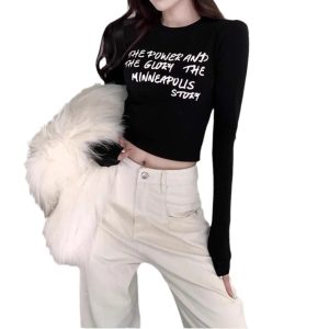 Slim fit velvet black top