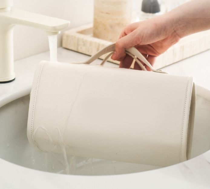 Folding makeup bag large capacity portable handbag travel makeup bag storage bag waterproof toiletries bag - Image 4