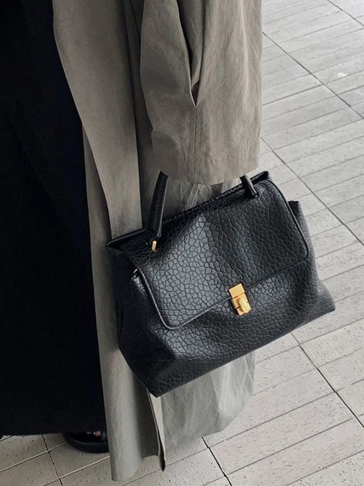 Black crocodile pattern leather women's upper handle wallet retro small soft vegan handbag simple women's handbag - Image 3